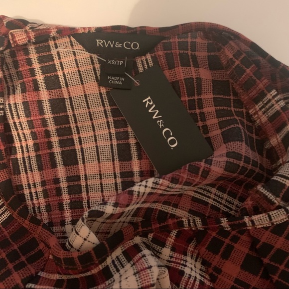 RW & CO Crew Neck Popover Blouse - NWT - Picture 7 of 8